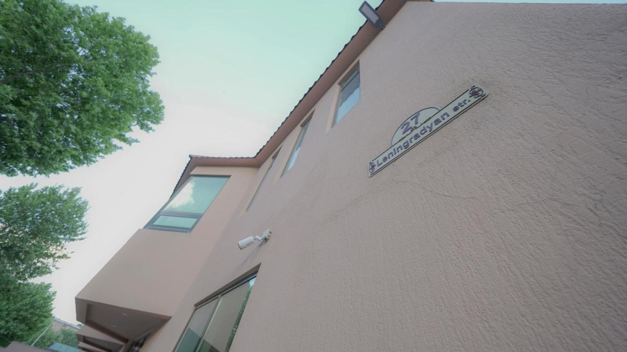 Inga Hotel Yerevan Bagian luar foto