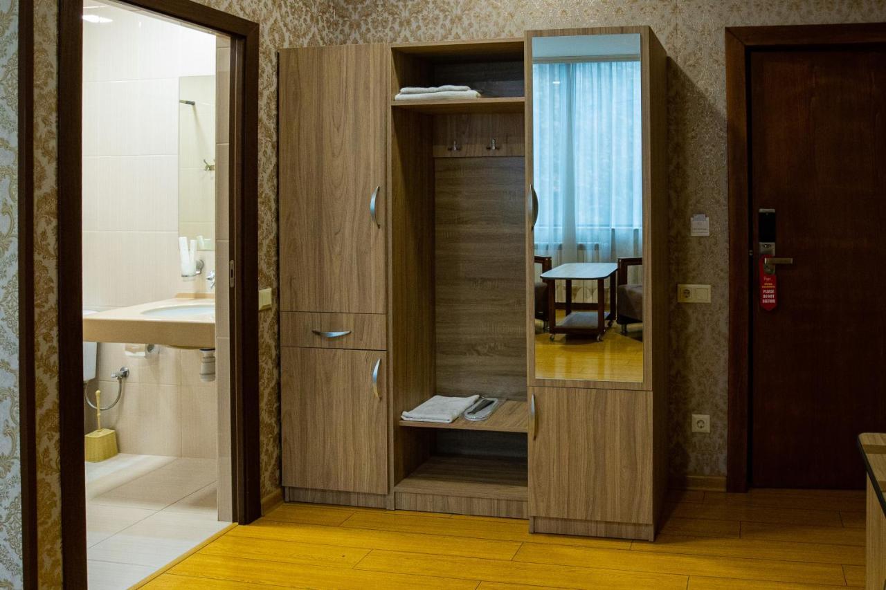 Inga Hotel Yerevan Bagian luar foto