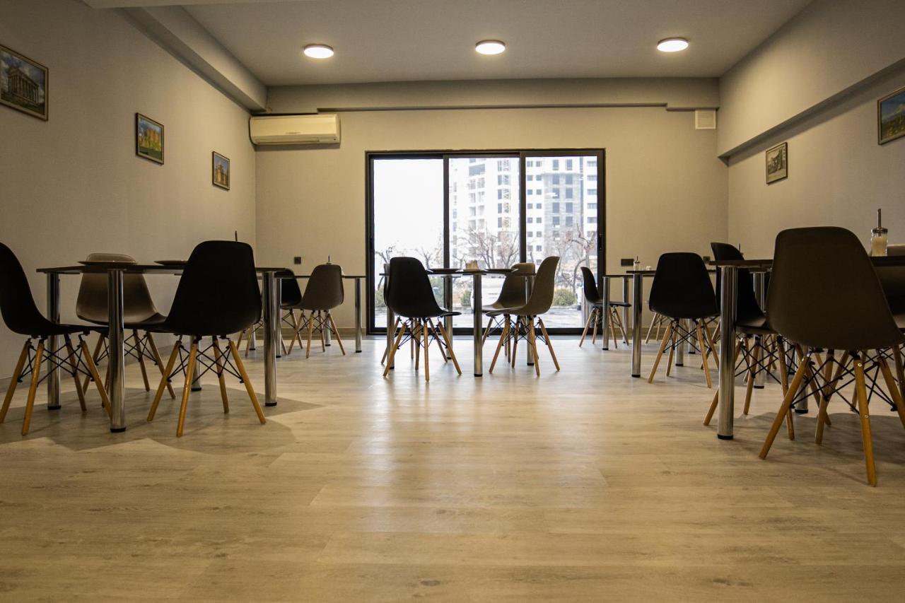 Inga Hotel Yerevan Bagian luar foto