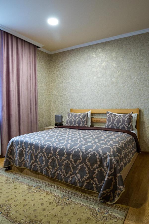 Inga Hotel Yerevan Bagian luar foto