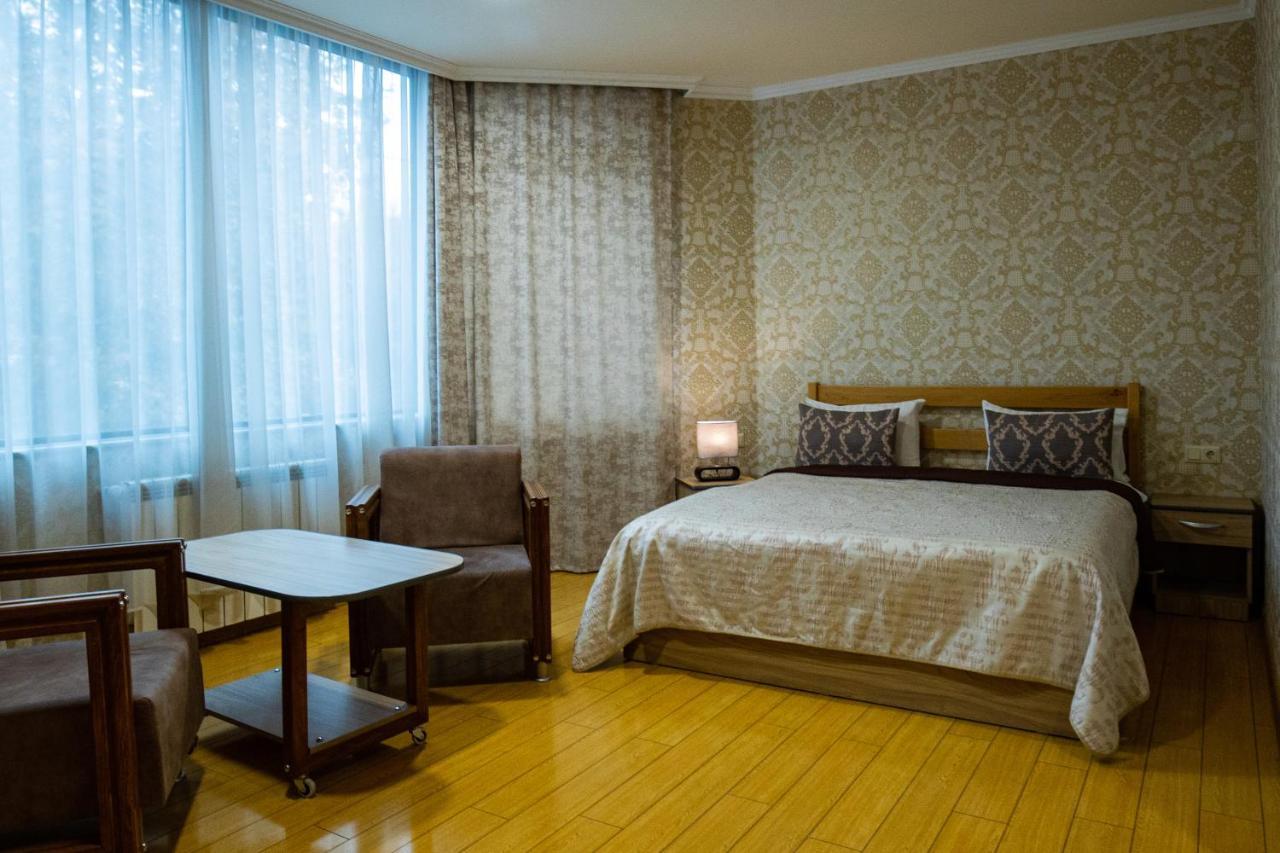 Inga Hotel Yerevan Bagian luar foto