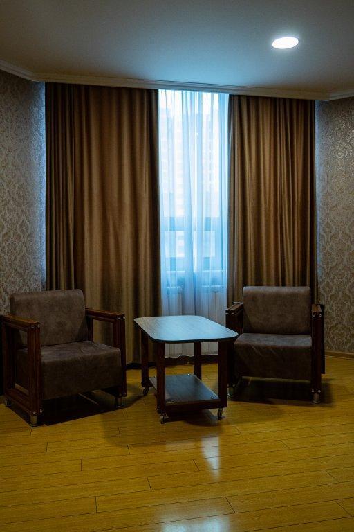 Inga Hotel Yerevan Bagian luar foto